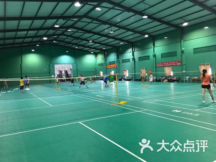 {賭波}(宜兴市体育中心羽毛球馆)
